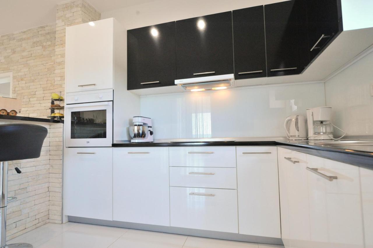 Apartmant Shine Luxury Maslenica Exterior foto
