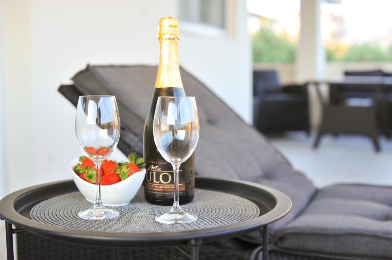 Apartmant Shine Luxury Maslenica Exterior foto