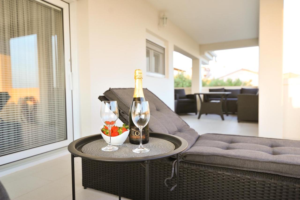 Apartmant Shine Luxury Maslenica Exterior foto